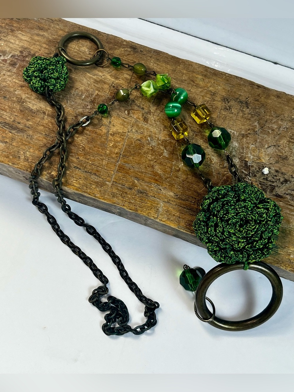 Handcrafted vintage Green Beaded Women’s Necklace - Picture 7 of 7
